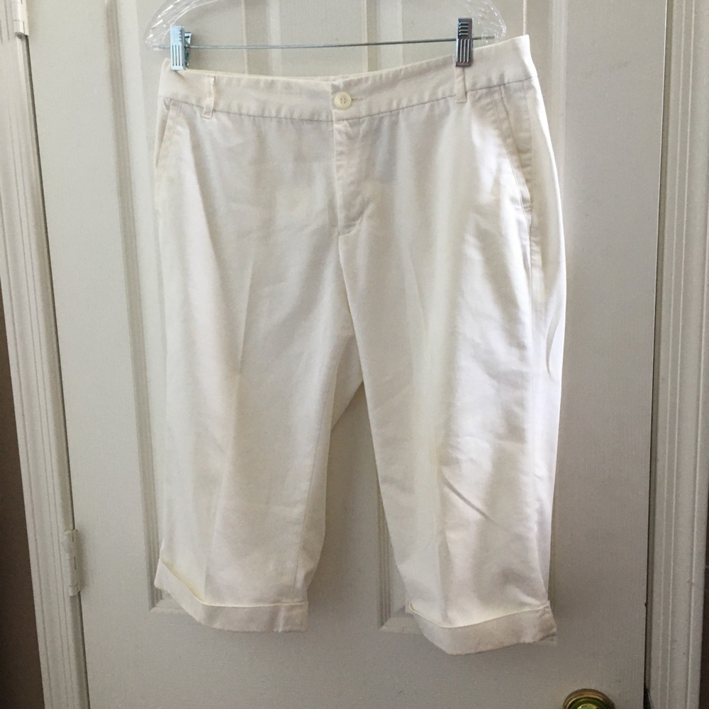 FINAL MARKDOWN
Ladies dockers capris 12